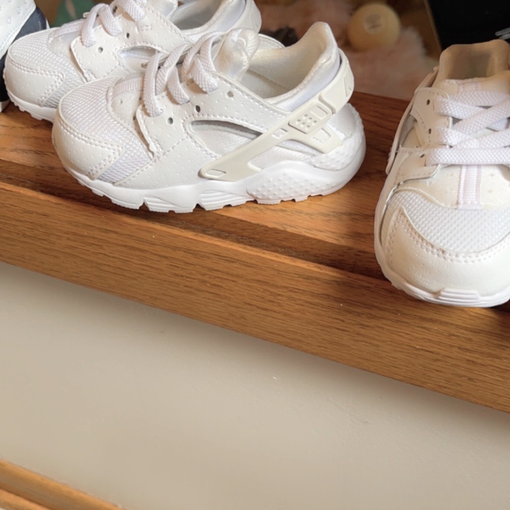 Toddler Nike Huaraches sneakers brand new